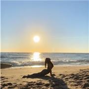 Profesora de hatha vinyasa yoga y yoga aéreo y acrobático.
Ofrezco clases a domicilios para grupos reducidos, para todas las edades y niveles